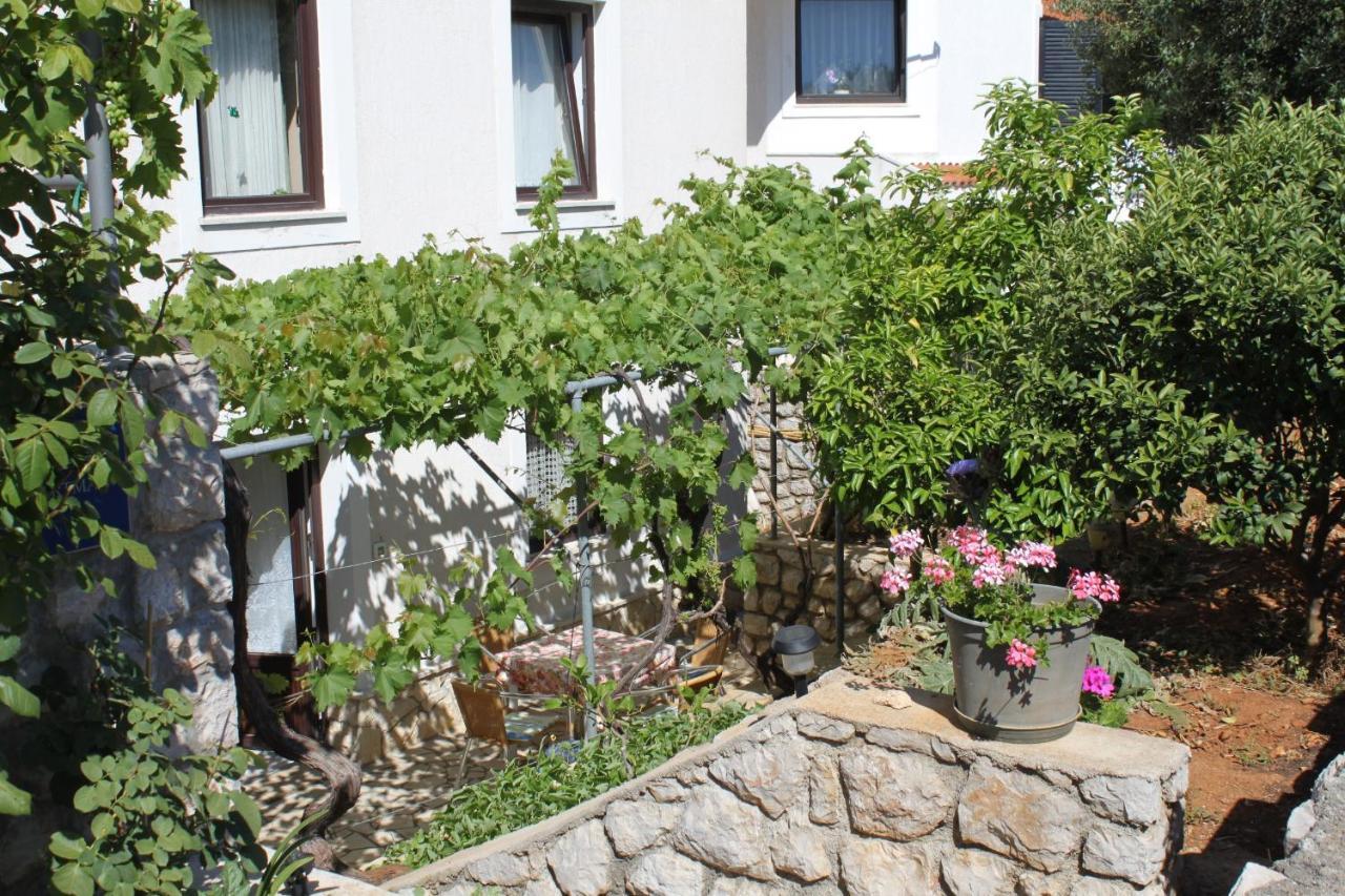 Apartments With A Parking Space Mali Lošinj Kültér fotó